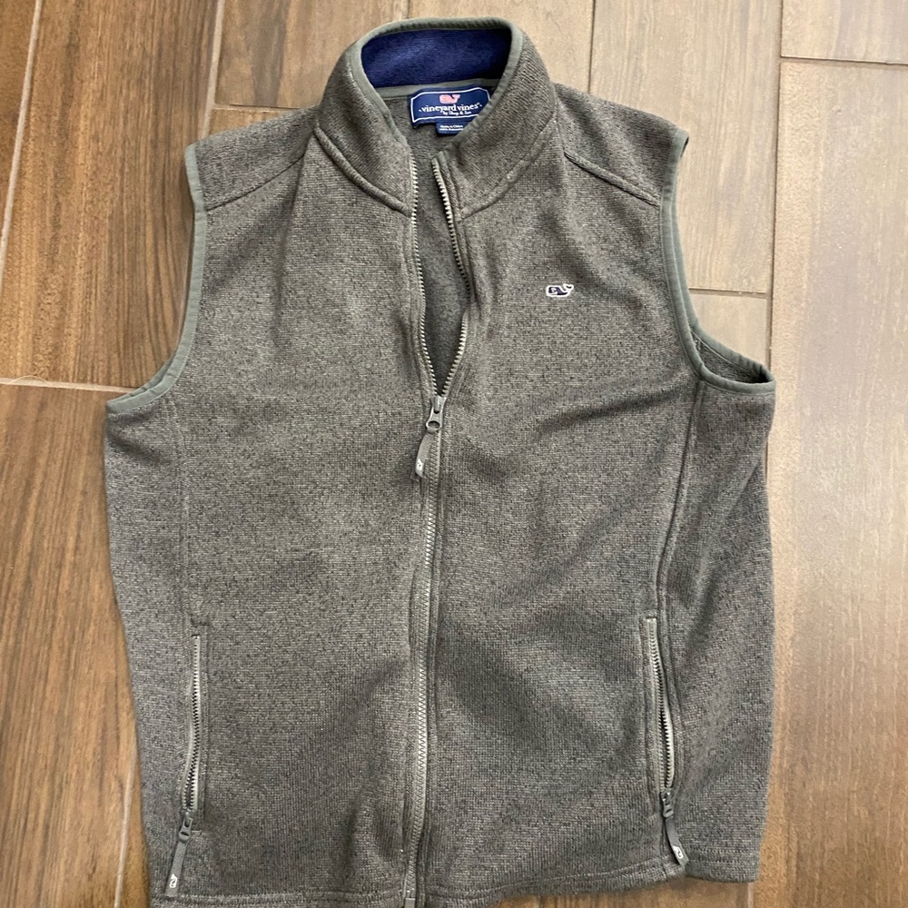 Vineyard vines classic gray sweater vest